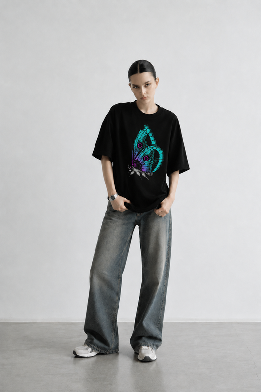 Cool Cub Women Tee Black – cute cub graphic oversized t-shirt by Coolbee Store