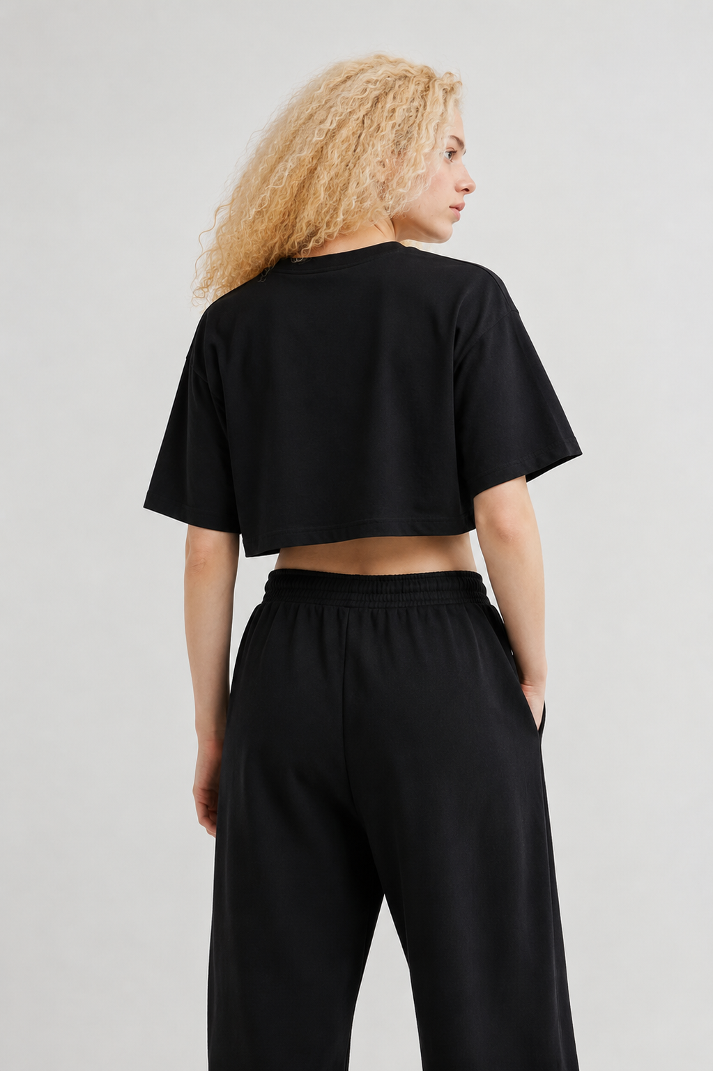 Do More Crop Tee Black