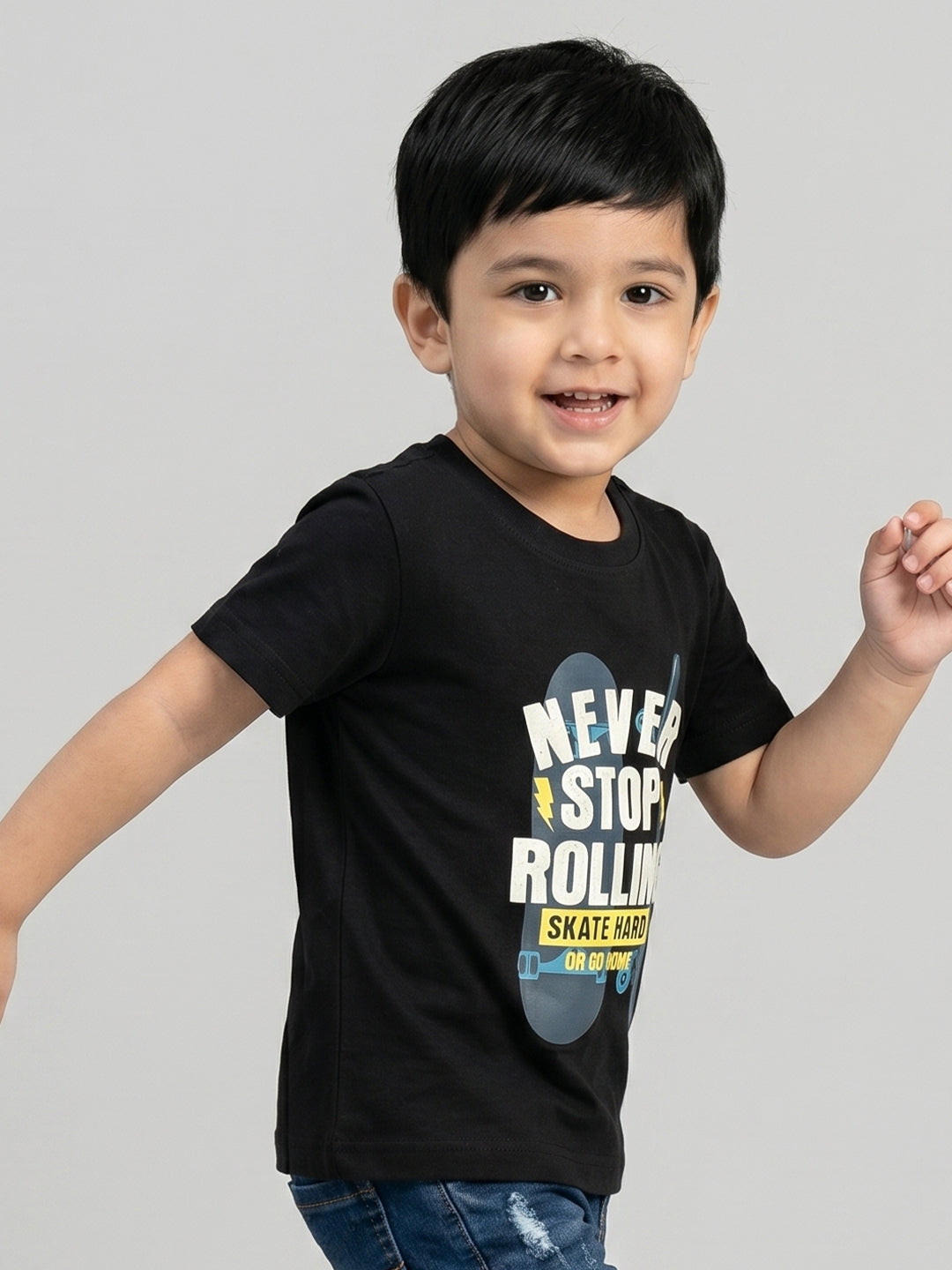 Coolbee Store Kids Boys T-Shirt - Black (CSKT225) – close-up fabric detail