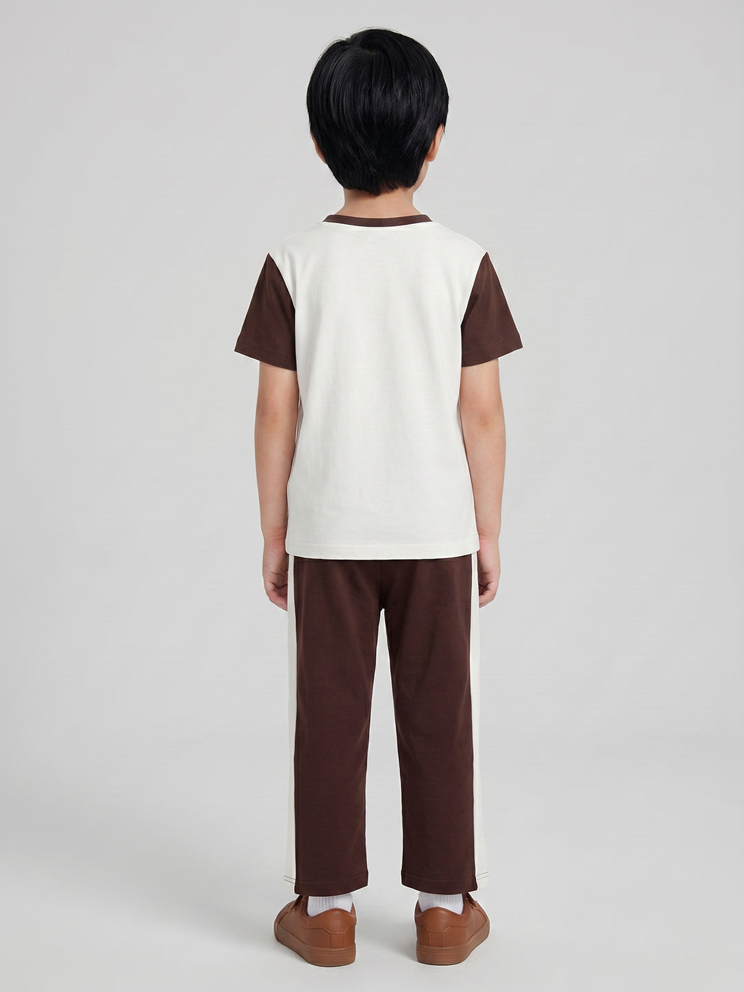 Coolbee Store Kids Boys Clothing Set - Brown & White (KBSSTREG4) – close-up fabric detail