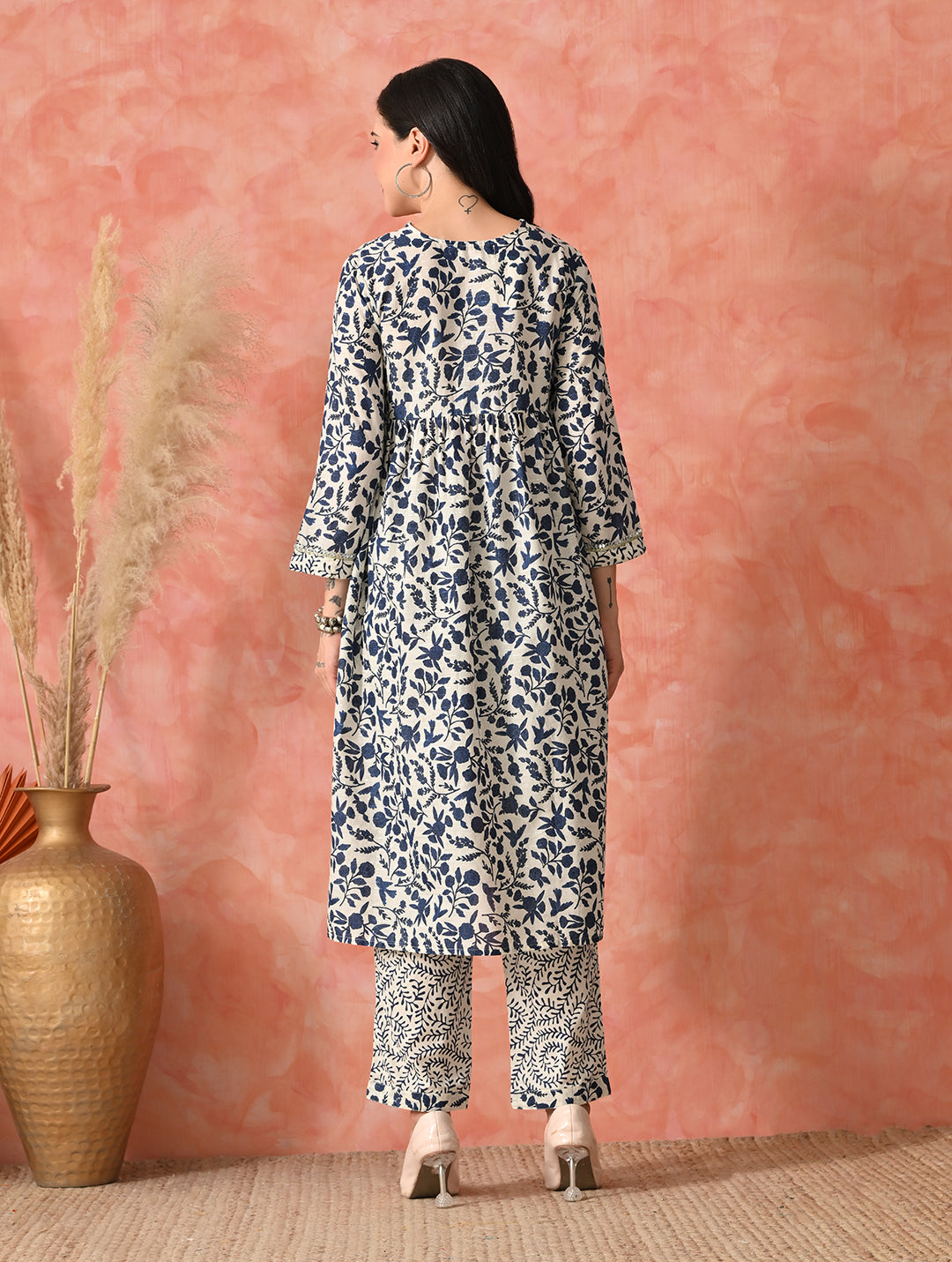 Emerald Radiance: Floral Vine Kurta Set