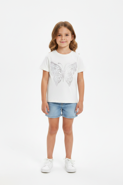 Coolbee Store – Girl in studio wearing off-white rhinestone tee