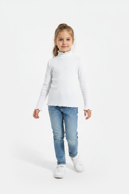 Coolbee Store – Girl in studio wearing white turtleneck